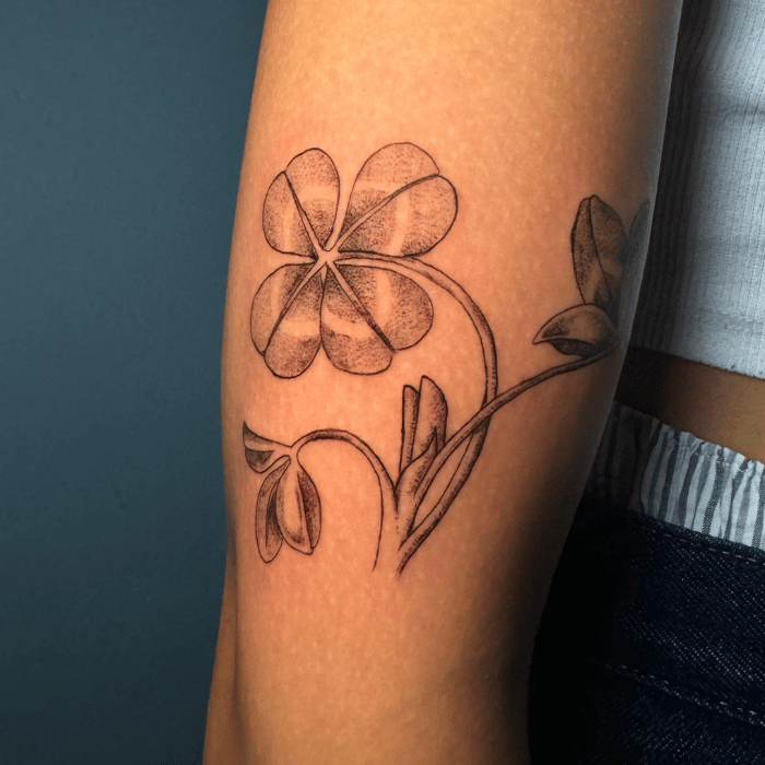 Tatto auf dem arm inked by lelli muster blumen