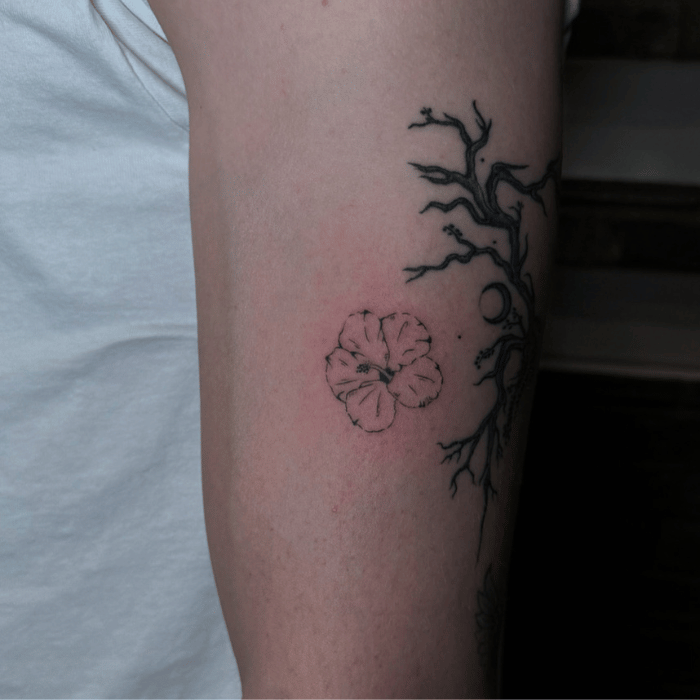 Tatto auf dem arm inked by lelli muster blumen