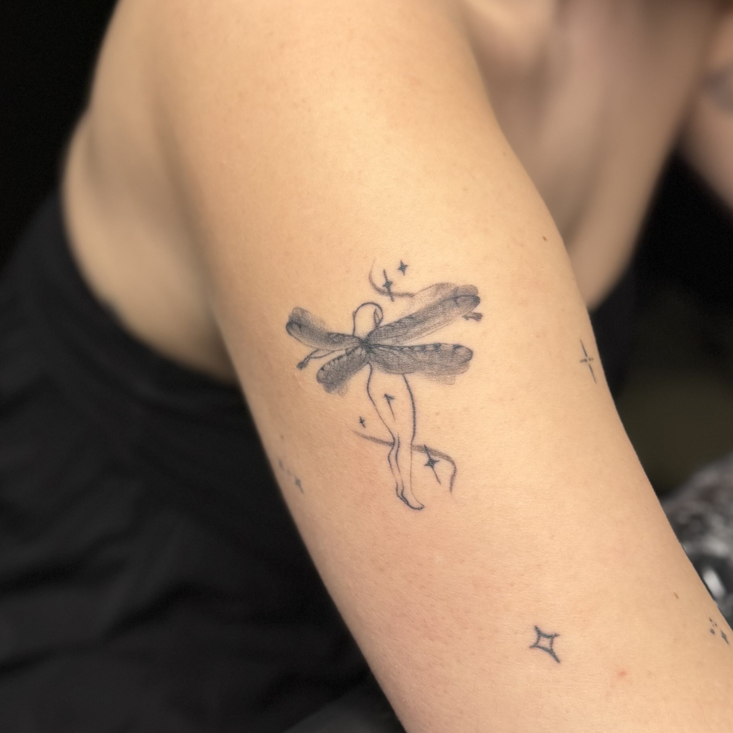 Tatto auf dem arm inked by lelli muster briefmarke