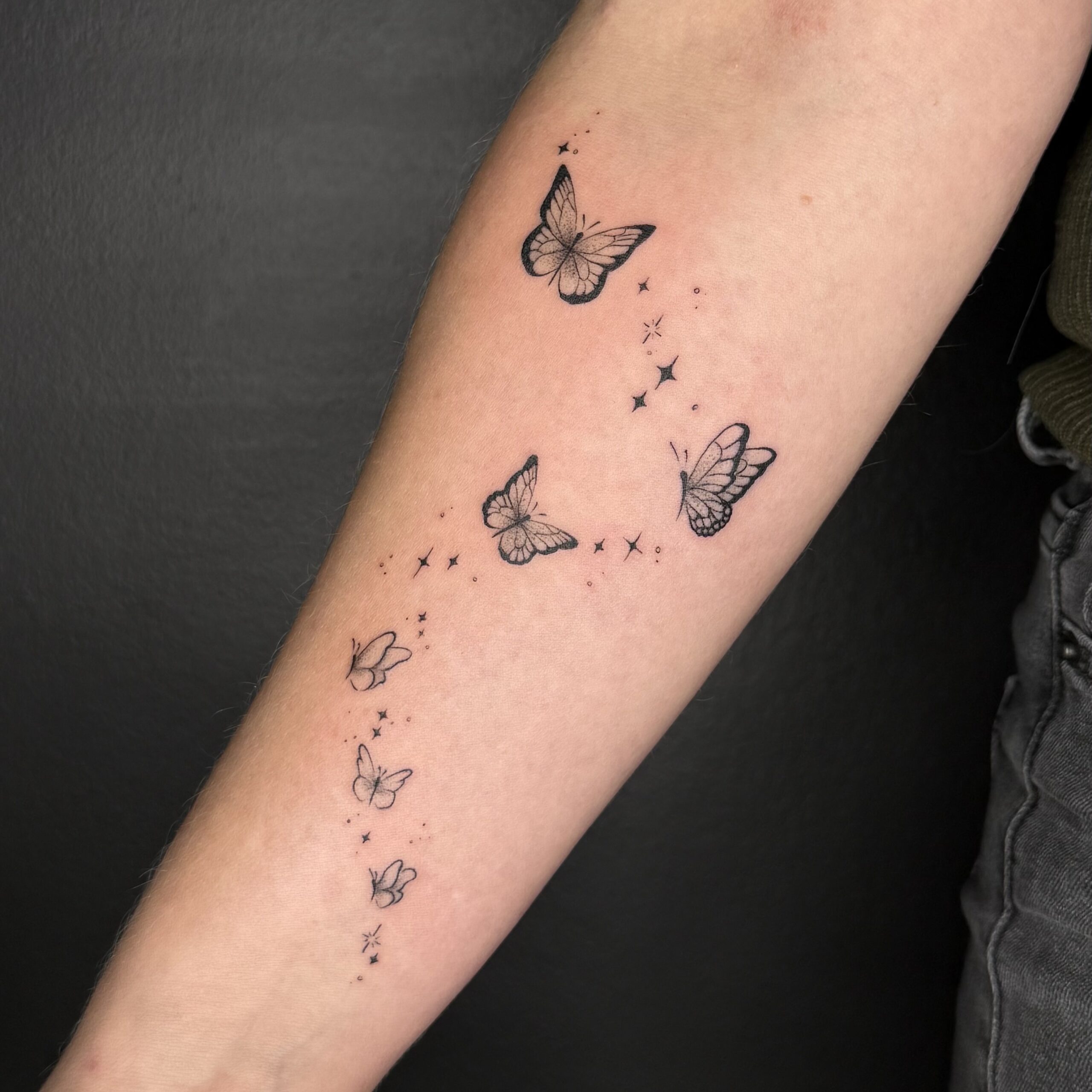 Tatto auf dem arm inked by lelli muster muschel